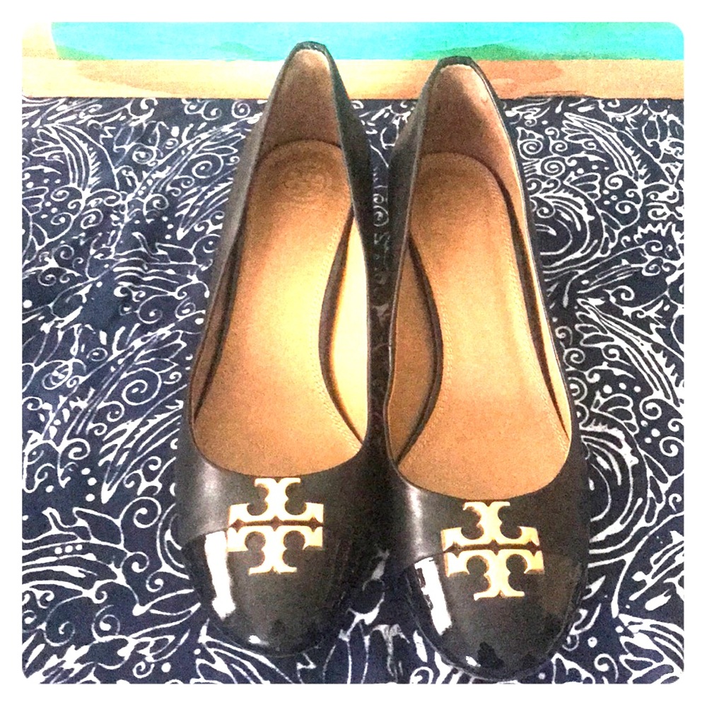 Tory Burch Janey classy leather pumps.